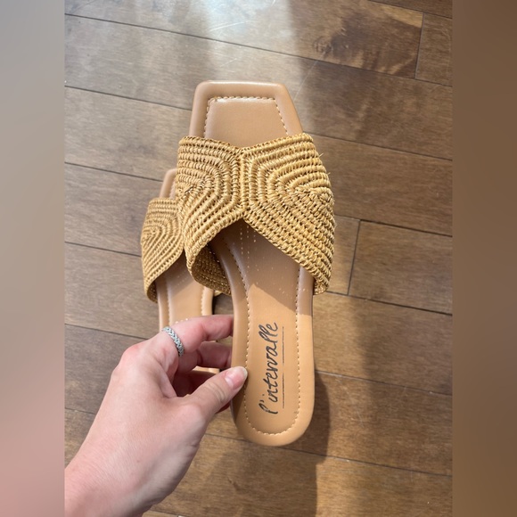 L’Intervalle Abilene Camel Flat Sandals Size EU 38 - Picture 6 of 11